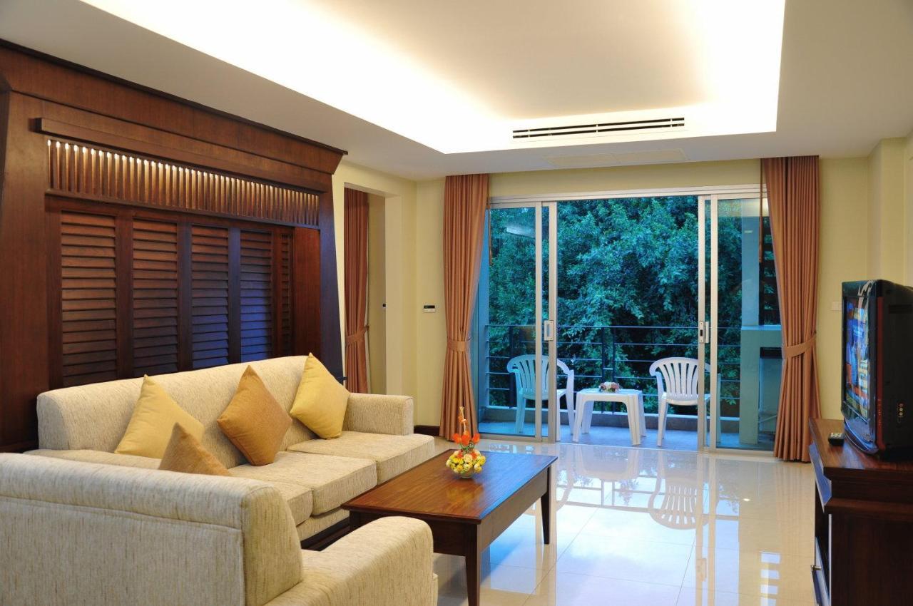 August Suites Pattaya Pokoj fotografie